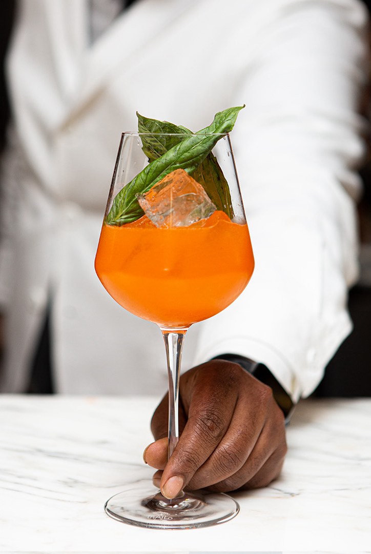 restaurants-for-birthdays-washington-dc-ideas-cocktail-bar-luxury-bartender