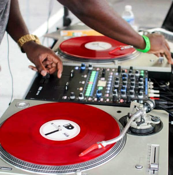 dj-turn-table-laptop-outside-block-party-dc-summer-capitol-standard-cropped
